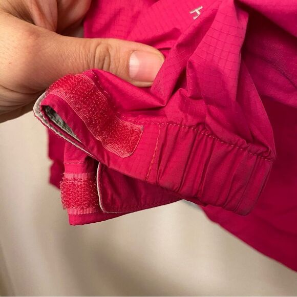The North Face women’s Hyvent 2.5L waterproof nylon rain Jacket hot pink - S - Picture 9 of 14